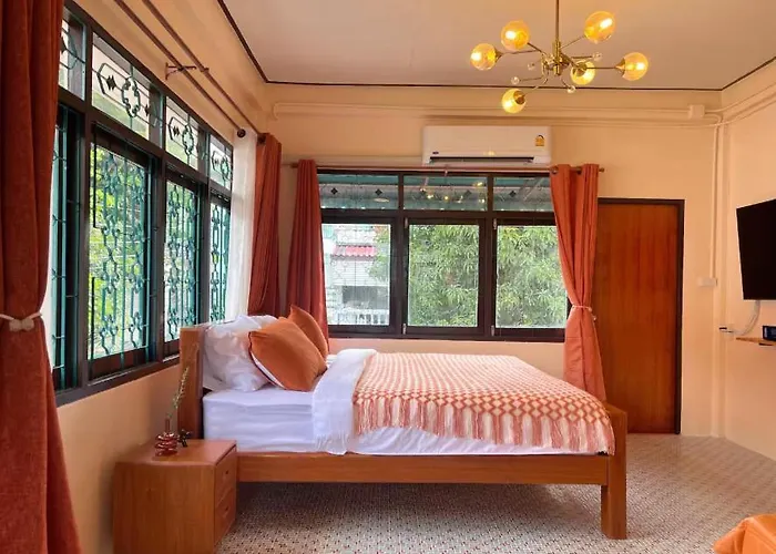Papaya House - Wat Arun Guest house