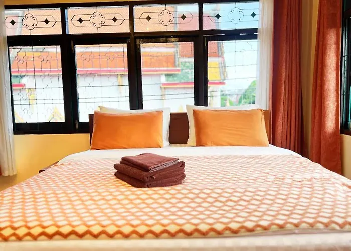 Papaya House - Wat Arun Guest house 3*